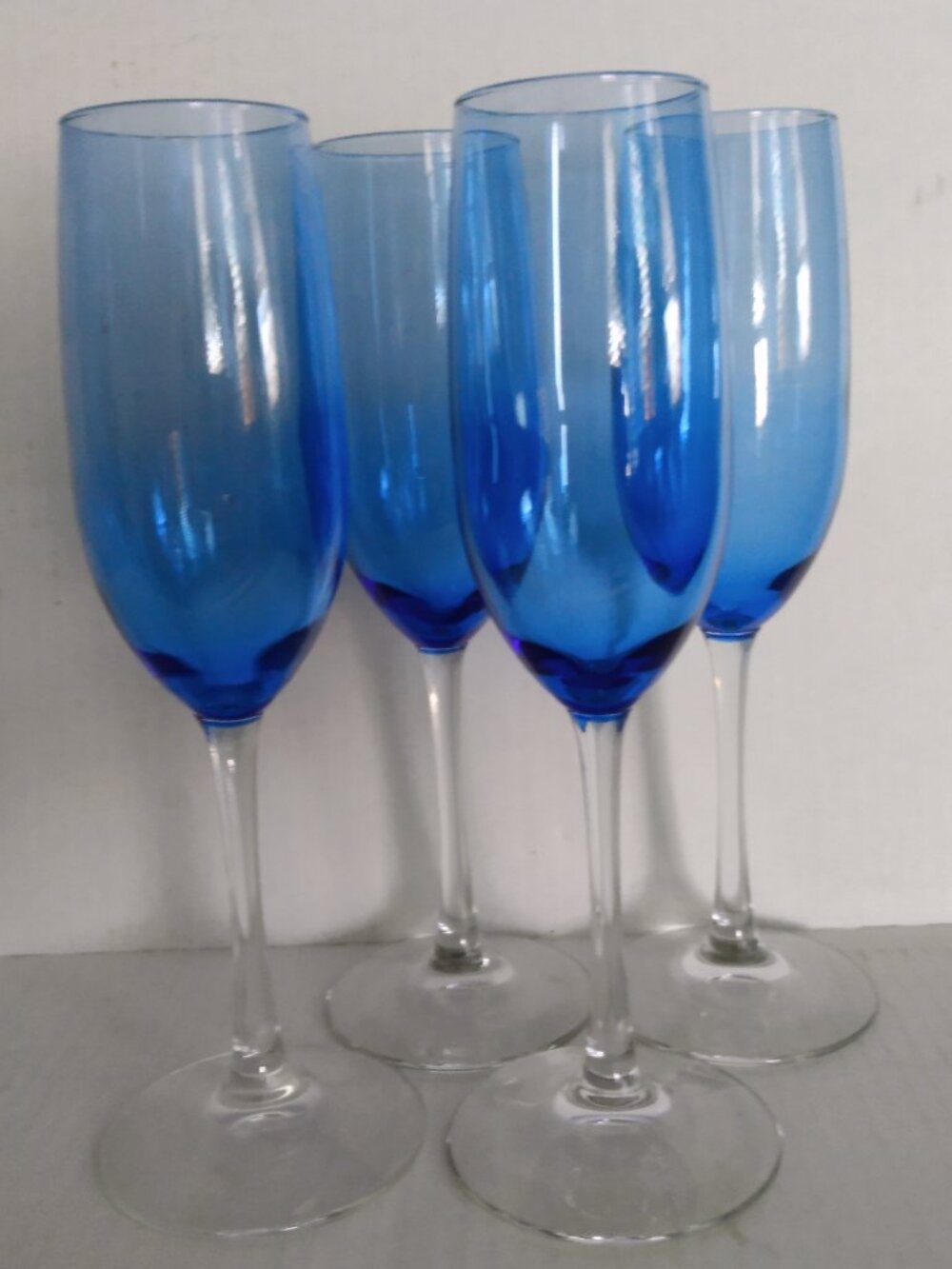 Libbey Vina Blue Champagne Flutes SET OF 4 Stemmed Wine Toasting Glasses